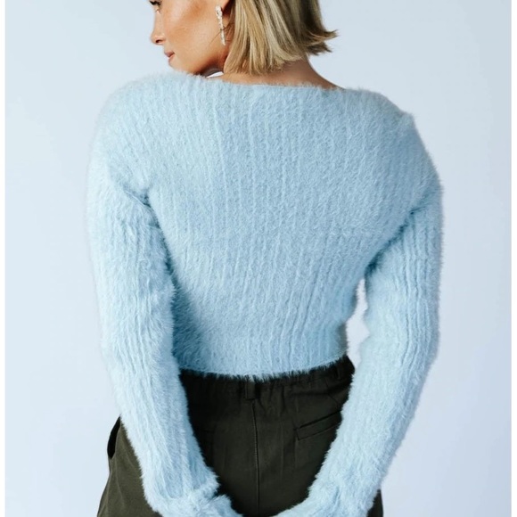 Brand: Clad and Cloth  Color: light/baby blue  Size: medium - Picture 3 of 3